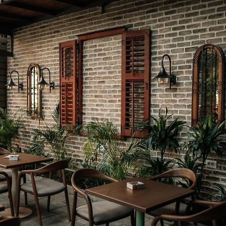 Bed Station Hostel & Bar Shkodër 외부 사진