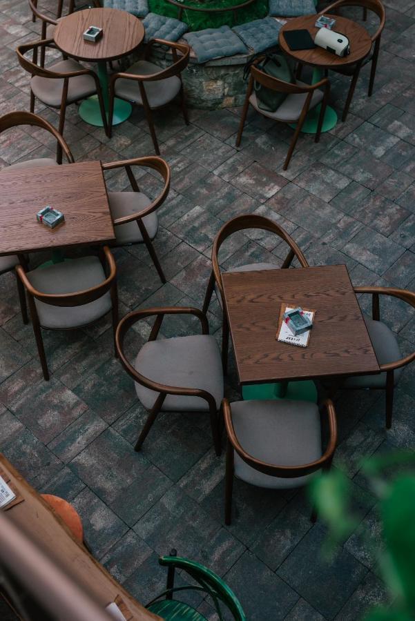 Bed Station Hostel & Bar Shkodër 외부 사진