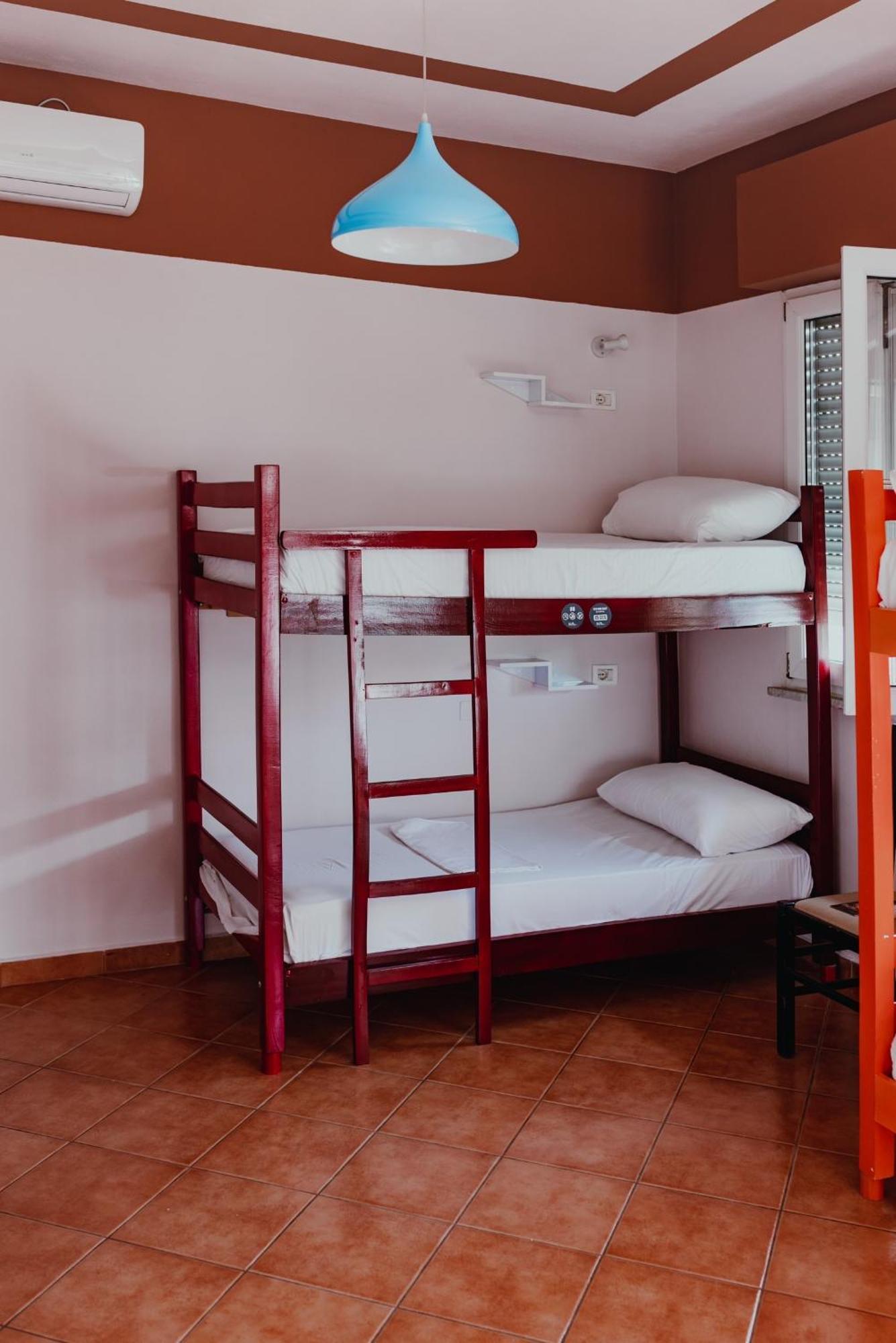 Bed Station Hostel & Bar Shkodër 외부 사진