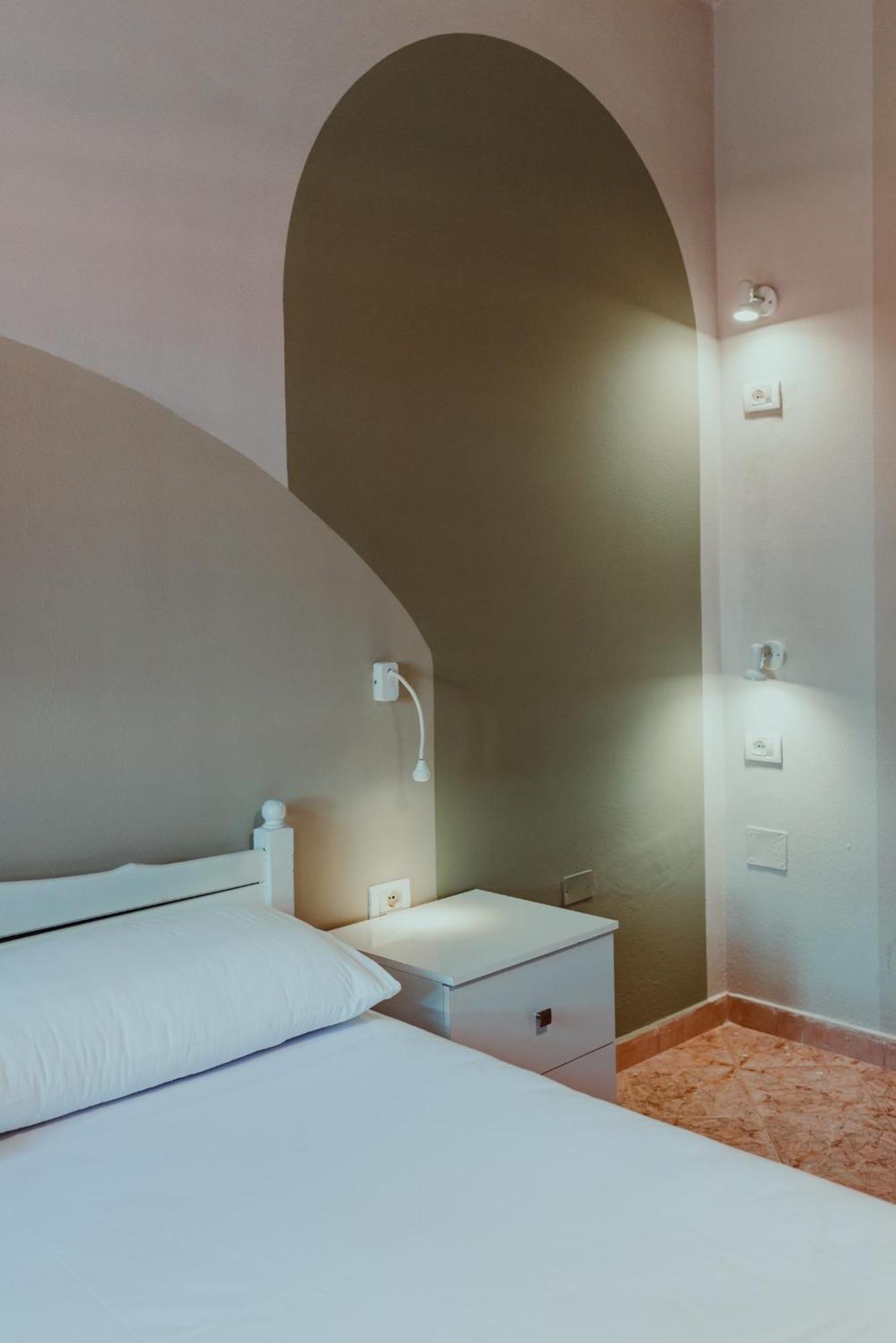 Bed Station Hostel & Bar Shkodër 외부 사진