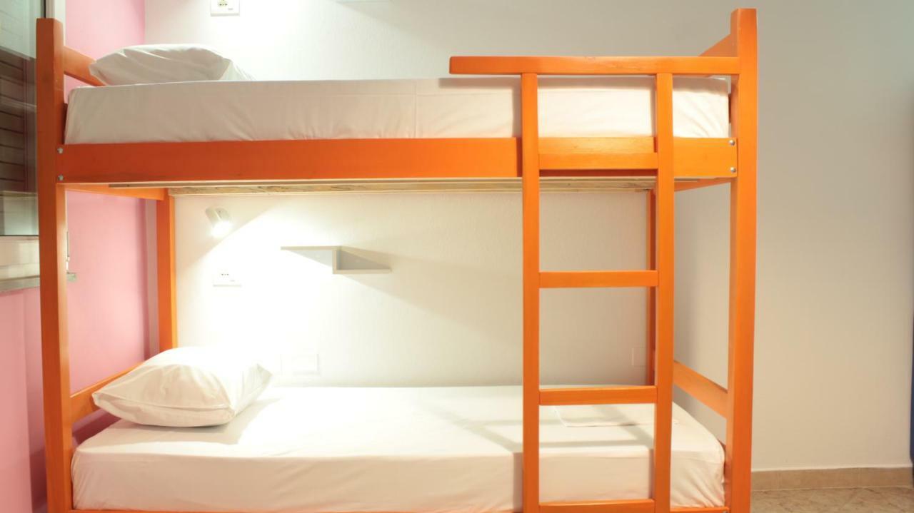 Bed Station Hostel & Bar Shkodër 외부 사진