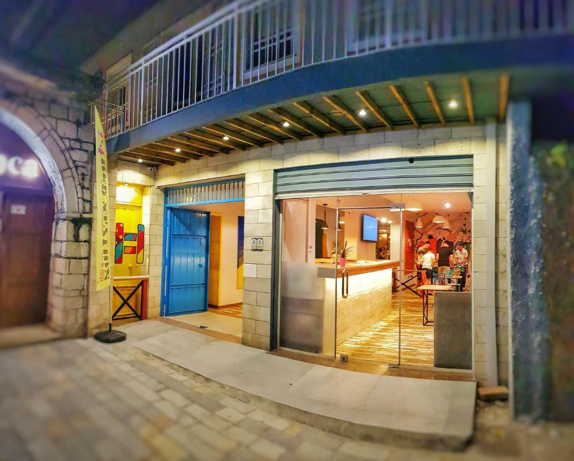 Bed Station Hostel & Bar Shkodër 외부 사진